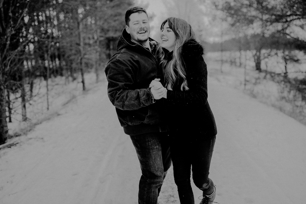 innisfil_engagement photography on a wintery trail