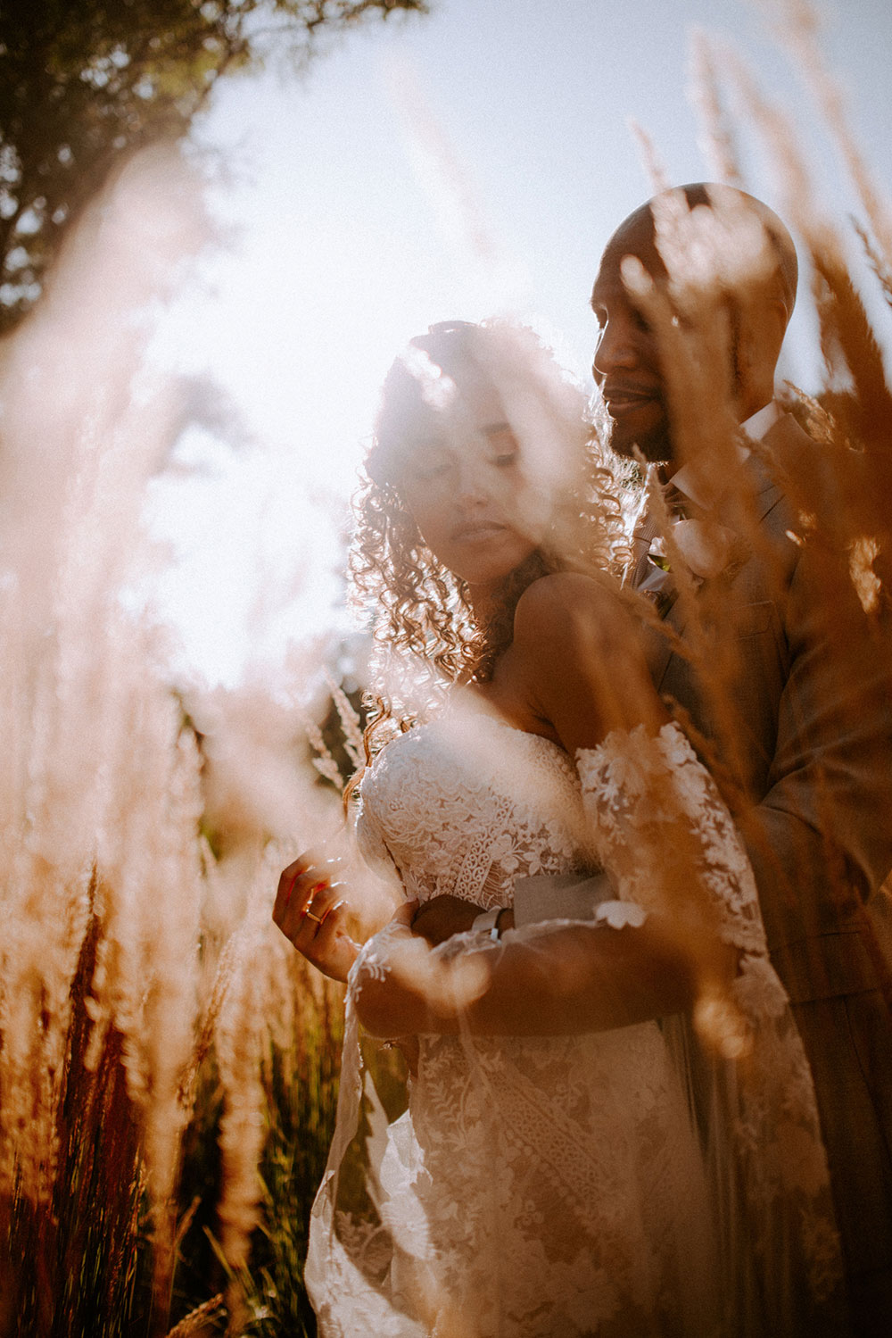 sunset portrait of the bride and groom drive at this Bayview Golf Wedding