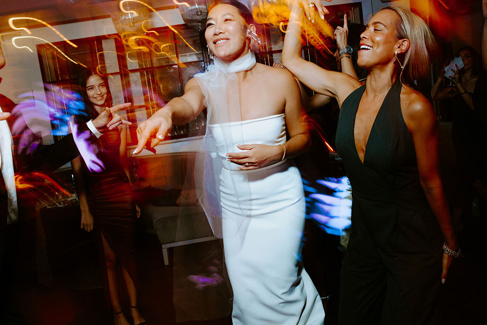 Sassafraz Yorkville Wedding Photography of the wedding party dancing on the dance floor