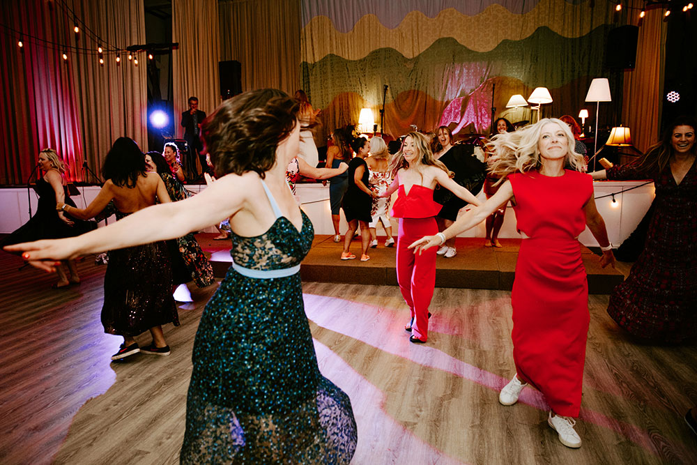 Flash Mob performed at a Toronto Jewish Wedding 