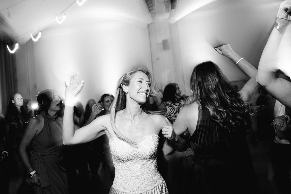 Bride dances at her Jewish wedding in Toronto