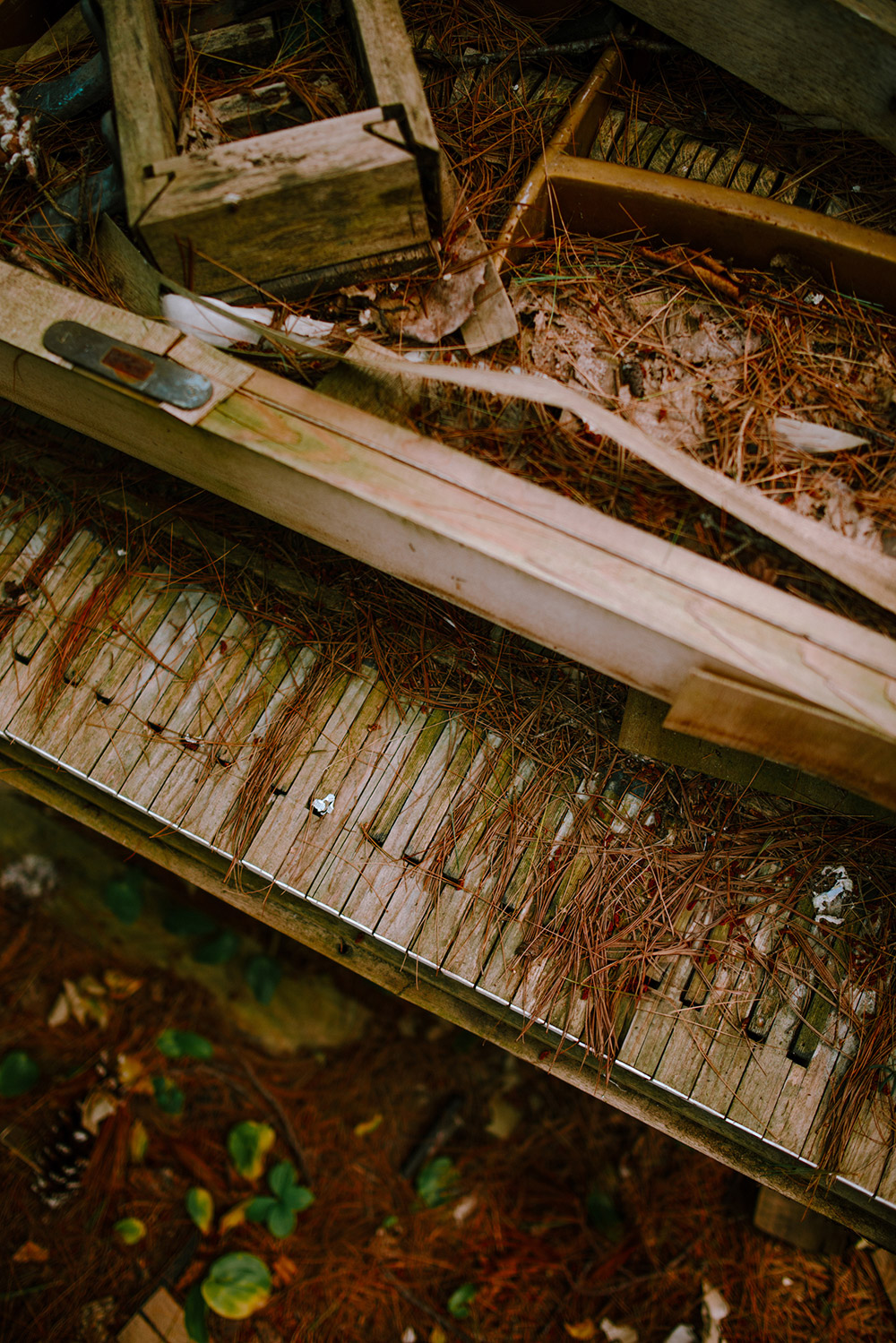 old forest piano at a Northridge Inn Wedding