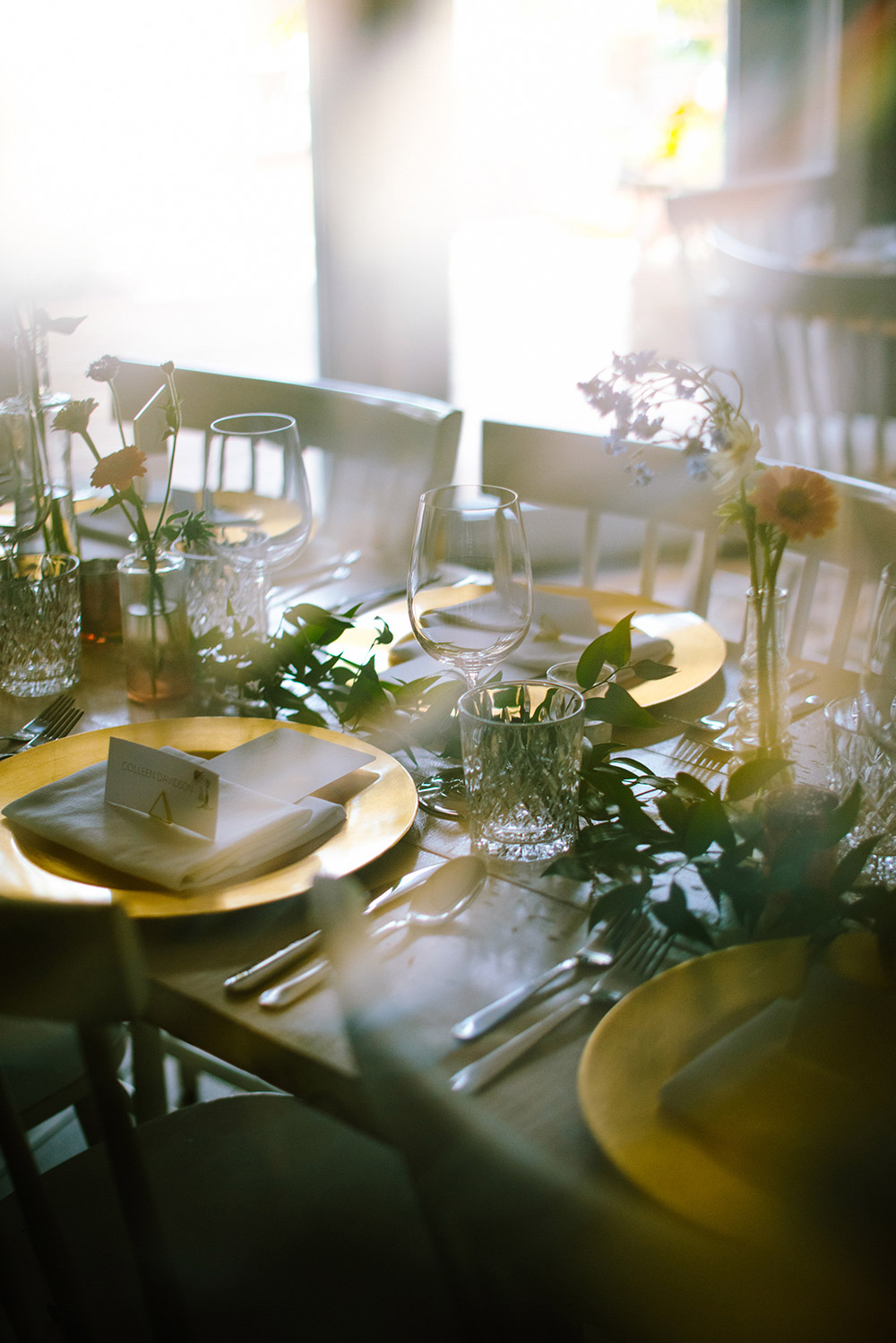 pretty table setting at this summer Northridge Inn Wedding